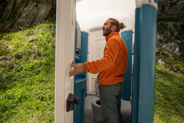 Portable Toilet Options We Offer in Fuller Heights, FL